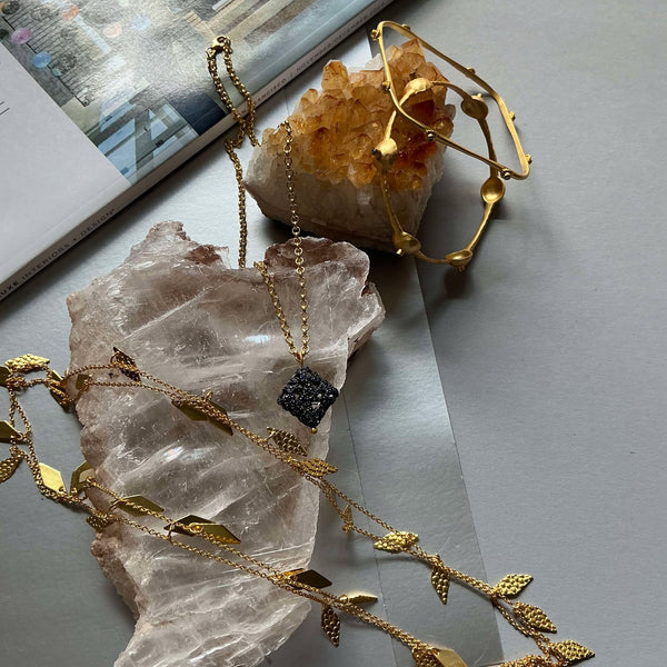 Amaira Necklace With Blue Sapphire Gemstone