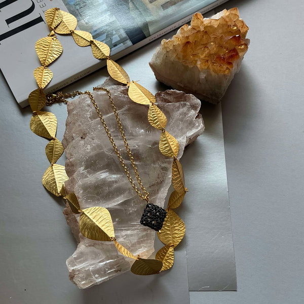 Amaira Necklace With Blue Sapphire Gemstone