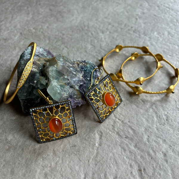 Elyna Earrings With Peach Cultured Moonstone Cabochon
