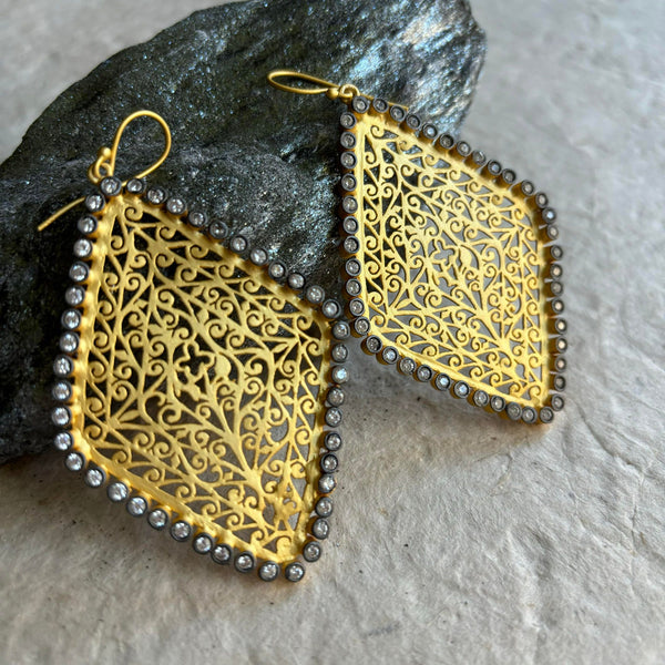 Regine Filigree Gold Earrings