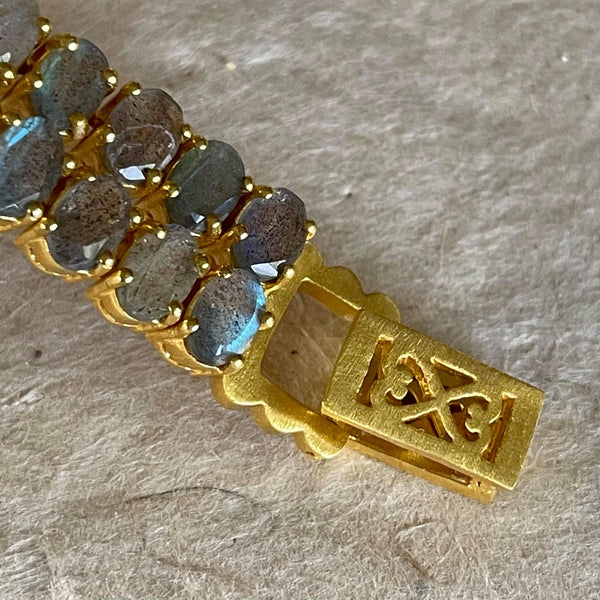 Amara Bracelet With Labradorite Gemstones
