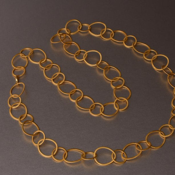 Emeri Long Necklace In Gold