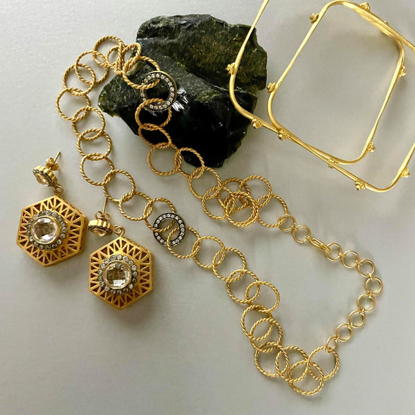 Madeira Artistic Earrings In Gold