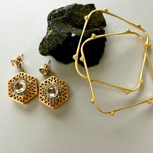 Madeira Artistic Earrings In Gold