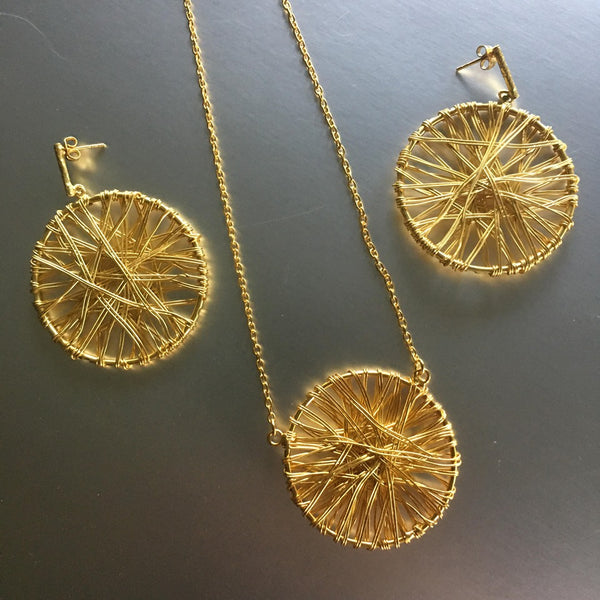 Naya Gold Wired Necklace