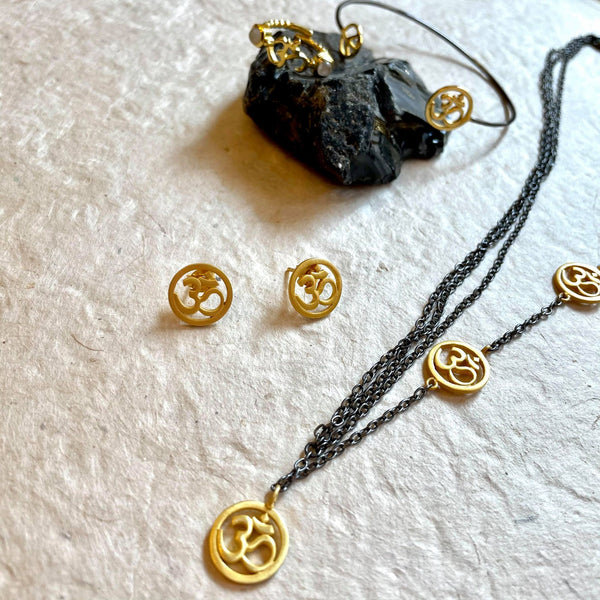 OM Adjustable Ring With Moonstone