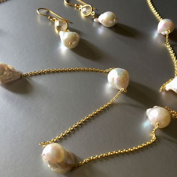 Ella Baroque Pearl Necklace In Gold