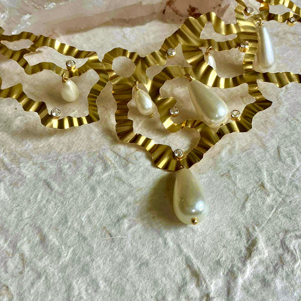 Elena Stiff Gold Lightweight Necklace With Pearls