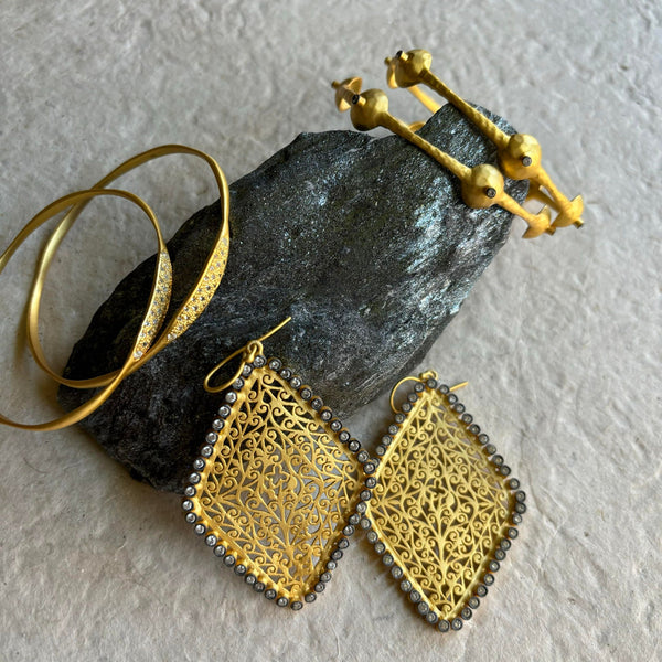 Regine Filigree Gold Earrings