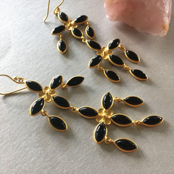 An effortless piece of earrings, that you will love for its lightweight yet durable quality. Looks can be deceiving and this is the perfect example of the saying. Mia Siya abides by its philosophy: ' create everyday jewelry' which is comfortable and affordable. What a stunning combination of black onyx gemstone with the gold plated frame, right? These Sophia chandelier earrings are a 'must-have' to any wardrobe. 