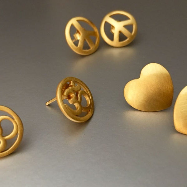 Merak Studs, heart-shaped studs with gold plating are simply mesmerizingly stunning with the most simplistic appeal